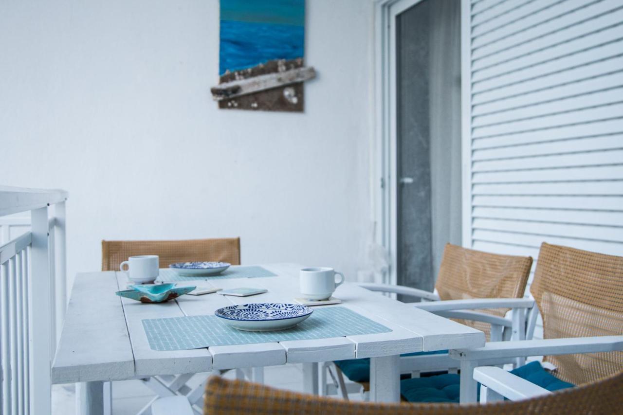 Grey Theros Apartments Paralia Dionysiou Exteriör bild