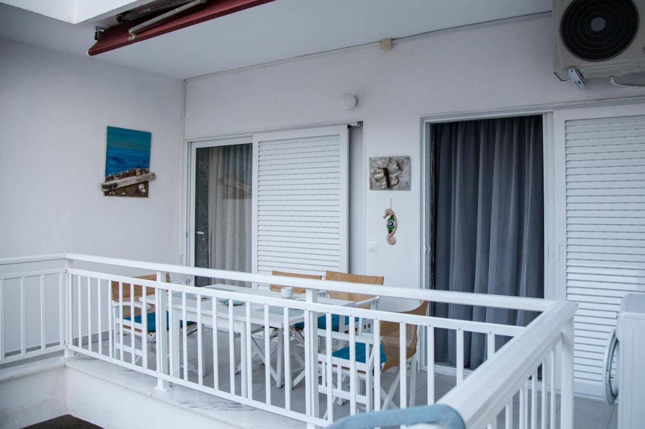 Grey Theros Apartments Paralia Dionysiou Exteriör bild