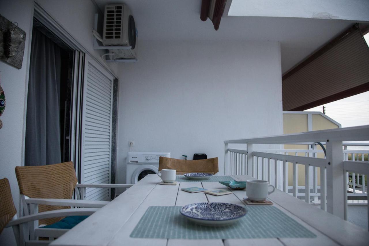 Grey Theros Apartments Paralia Dionysiou Exteriör bild