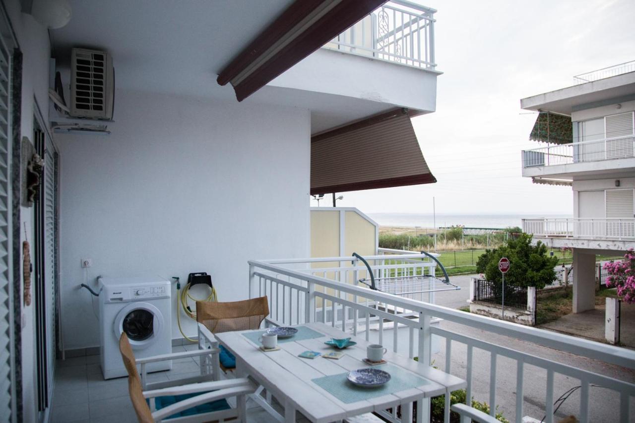 Grey Theros Apartments Paralia Dionysiou Exteriör bild