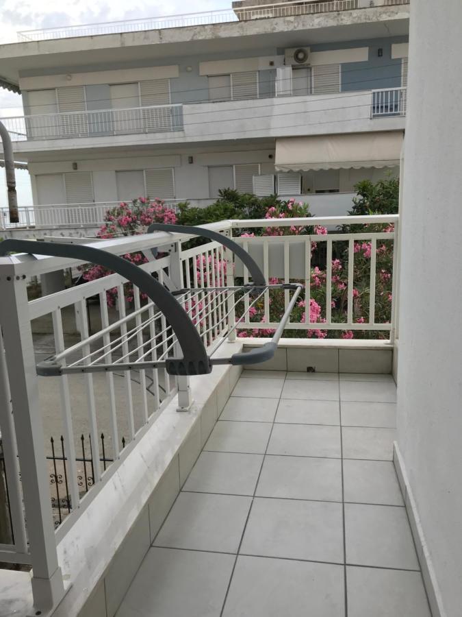 Grey Theros Apartments Paralia Dionysiou Exteriör bild